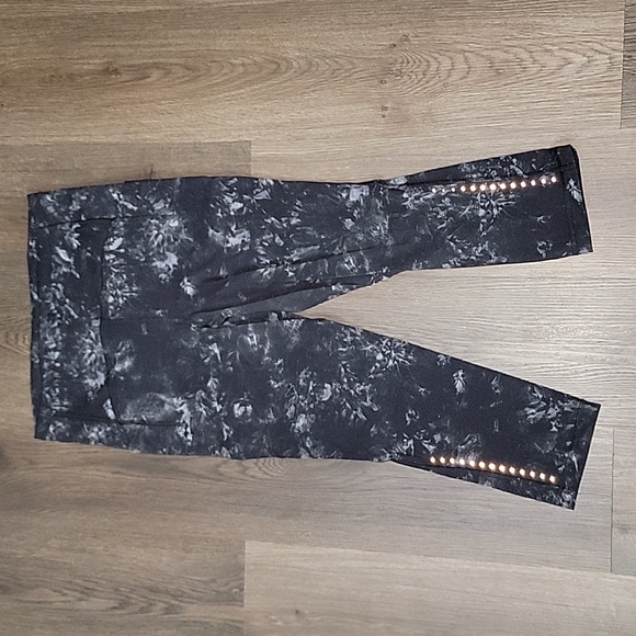 High-Rise Crop 21" - Picture 2 of 10